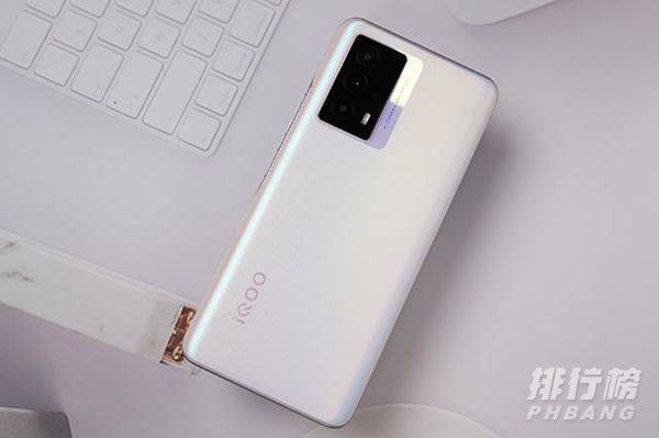 iqooz5和vivot1有什么区别_iqooz5和vivot1参数对比