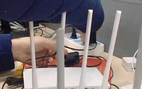 怎么重置wifi路由器，路由器恢复出厂设置操作教程