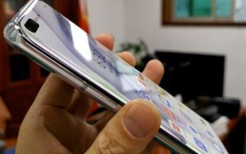 华为手机出厂膜要撕掉吗？看完这篇文章你就知道了