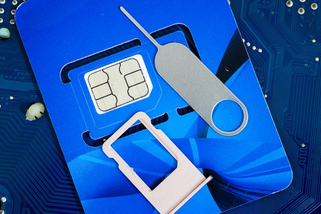 电信卡被停机打96110有用吗 电信手机被停机说是违法了,如何处理
